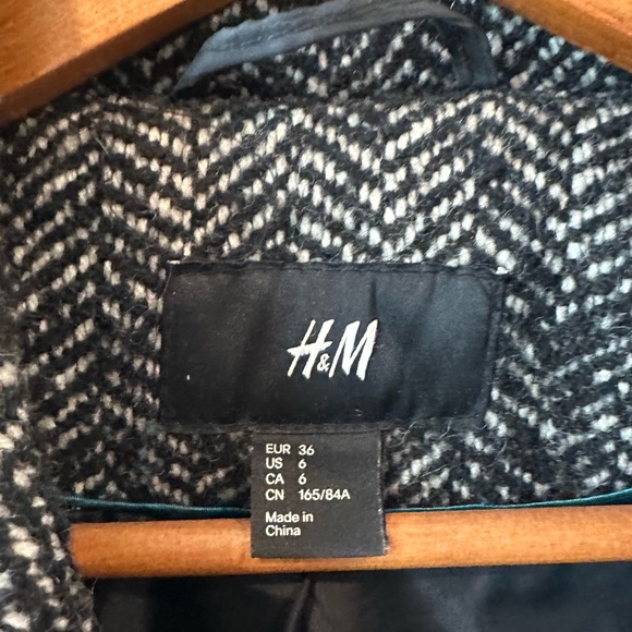 H&M Black + Grey/Tan Herringbone Coat | SZ: 6 - Picture 4 of 4